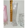 Image 3 : LOT OF 3 DIFFERENT FLOWER VASES