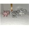 Image 8 : LOT OF 3 DIFFERENT FLOWER VASES