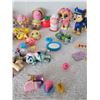 Image 4 : LOT OF GIRLS SMALL TOYS