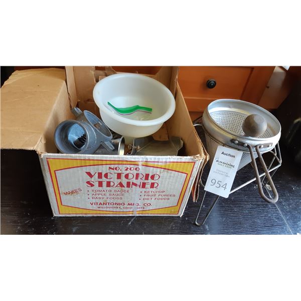 Vintage Strainers Cat A