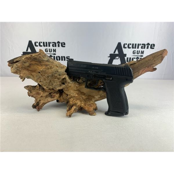 H&K P2000 .40 S&W