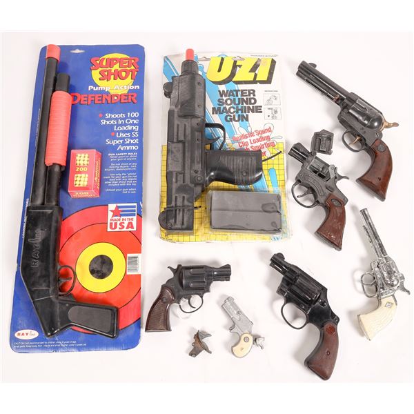 Toy Guns Snub-nose Detectives and a Water Machinegun [162508]