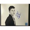 Image 1 : SHAWN MENDES SIGNED 8 X 10 (GCG HOLO)