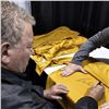 Image 3 : William Shatner Signed Star Trek Uniform  (Frozen Pond COA)