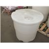 Image 1 : 3 Large Plastic Barrels w/ Lids