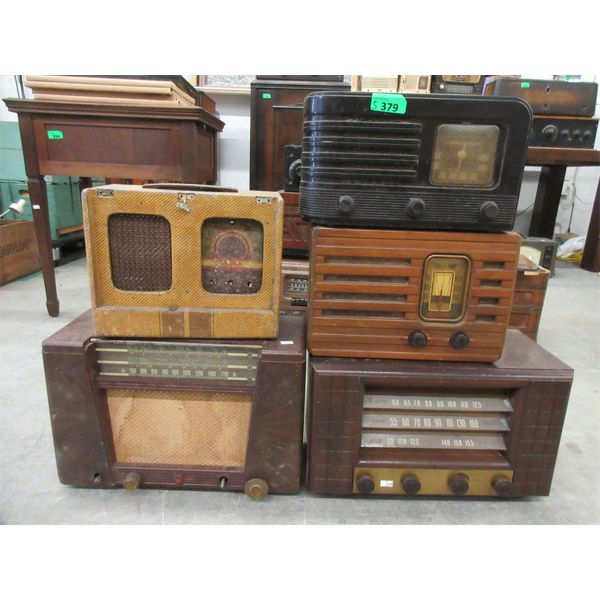 5 Assorted Vintage Radios - 4 Wood & 1 Bakelite