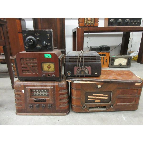 5 Assorted Vintage Radios - 1 is just the case