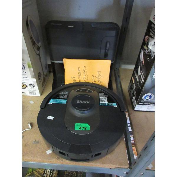 Shark Robot Vacuum - Store Display