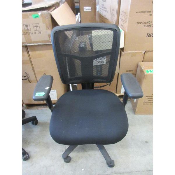 New Desk Chair with Mesh Back & Fabric Seat