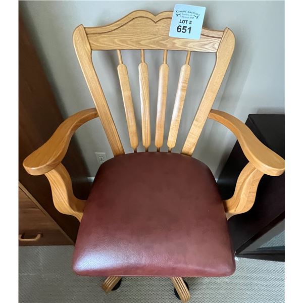 Swivel Rolling Chair