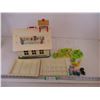 Image 1 : Fisher-Price Family Play School w/ Contents