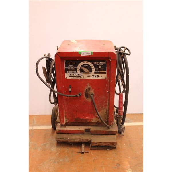 *Lincoln Electric Welder on Rolling Stand (Untested)