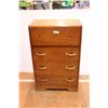 Image 1 : *Four Drawer Dresser - 27 1/2" x 16" x 43"