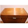 Image 4 : *Four Drawer Dresser - 27 1/2" x 16" x 43"