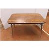 Image 1 : *Vintage Table - 48" x 30" x 30"