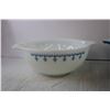Image 5 : Garland Snowflake Pyrex Nesting Bowls (Missing Fourth Bowl in Set)