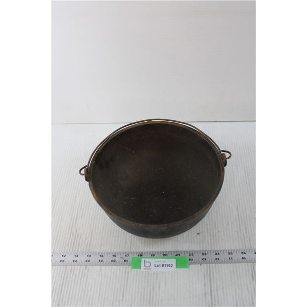 Cast Iron Pot - Gate Marks