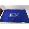 Image 2 : Shawl, NBA Felt and Storage Tub