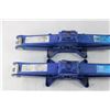 Image 2 : (2) Scissor Jacks