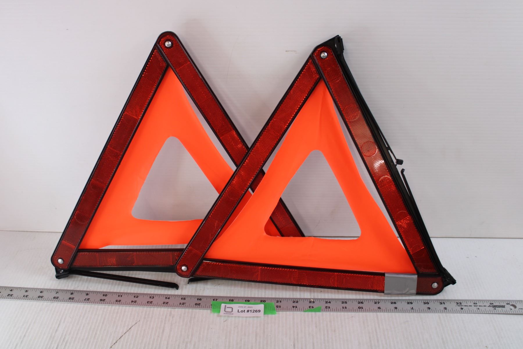 2 Emergency Road Signs Bodnarus Auctioneering 2-emergency-road-signs-bodnarus-auctioneering