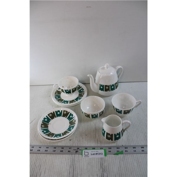 Vintage Mid Century Modern Tea Set