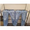 Image 5 : 30 x 32 Blue Jeans+ 32 x 30 Blue Jeans + 34 x 30 Blue Jeans + Medium and Extra Large T Shirts + (2) 