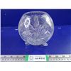 Image 1 : Crystal Round 3 Footed Bowl with Stars and Pinwheels