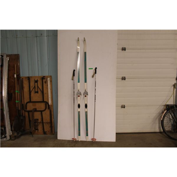 *Pelton Cross Country Skis W/Poles (83 )