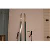Image 2 : *Pelton Cross Country Skis W/Poles (83")