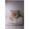 Image 1 : Floral Chenille Bedspread and Pillow