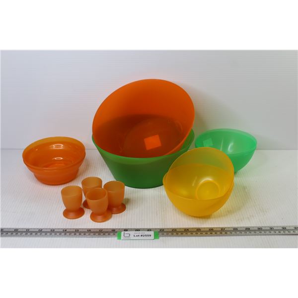 Assortment of Plastic Dishes