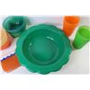 Image 2 : Assorted Plastic Dishes