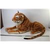 Image 1 : Stuffed Tiger (not a real one that would be cruel)