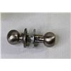 Image 3 : (2) Yale Privacy Door Knob Sets