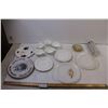 Image 1 : (3) Ashtrays + Bread Tube + (6) Decorative Plates + (5) Cups