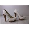 Image 3 : Pair of Women's Charlotte Russe Heels - Size 7