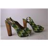Image 3 : Pair of Women's Charlotte Russe Heels - Size 10