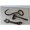 Image 3 : Vintage Bail Hook - Wrenches