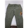 Image 7 : (2) Women's Pants Size 13