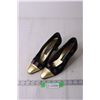 Image 1 : Women's Robert Capucci Gold Toe Heels - Size 7 1/2