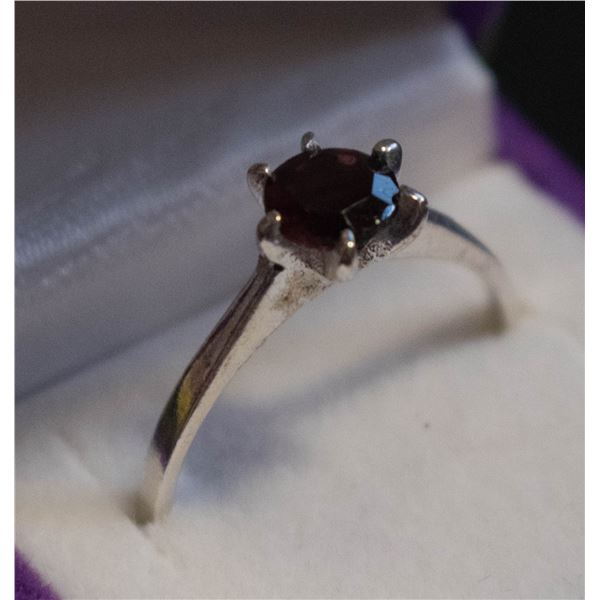 BZ511-78 SILVER GARNET SIZE 6 RING