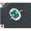 Image 1 : GREEN CENTER SURROUNDED BY CZ'S