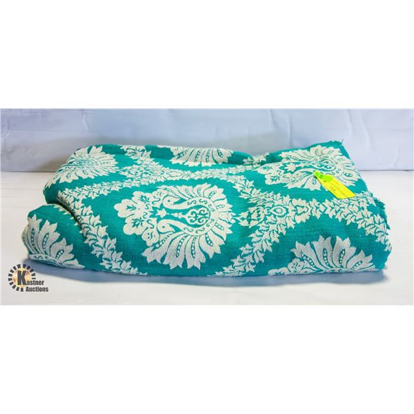 HANDMADE GREEM QUILT