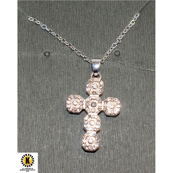 50 CM NECKLACE WITH CLEAR ACCENTS ON CROSS