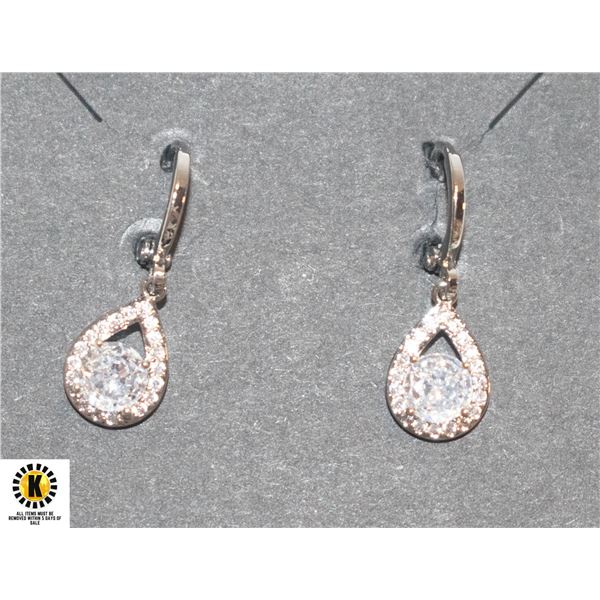 3/4 CT CLEAR CENTER ZIRCON WITH CLEAR ACCENTS