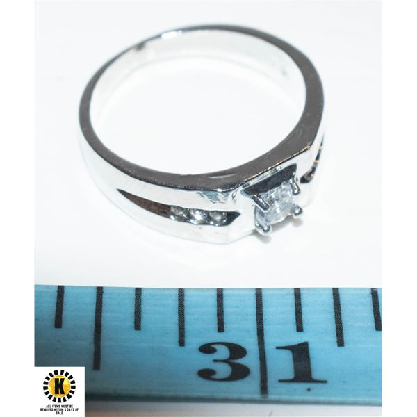 MENS 0.15 CT CZ WITH CLEAR ACCENTS SIZE 8.5ÿ