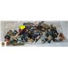 Image 1 : LOT OF 25 STAR WARS FIGURES