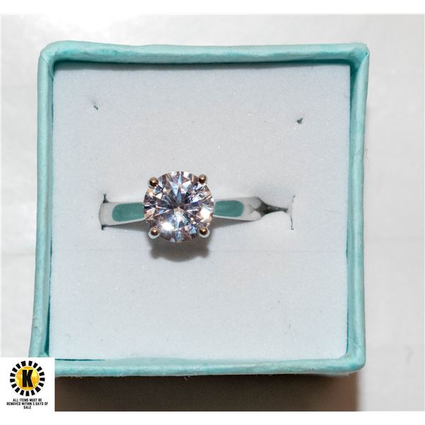 ESTATE LADIES SIZE 8 RING STAMPED 18K