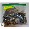 Image 1 : BAG OF ESTATE KEY CHAINS PINS ETC