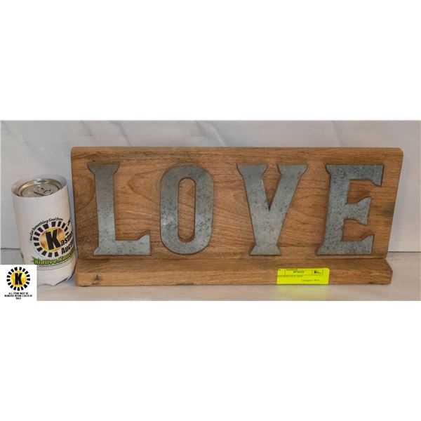 WOODEN LOVE SIGN